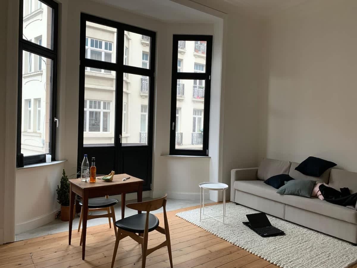 Charming Studio In The Heart Of Saint-Gilles Брюксел Екстериор снимка